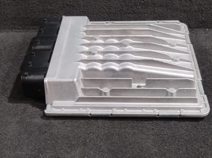 BMW E90/E92 E93 ENGINE DME CONTROL MODULE ECU P/N 7581123