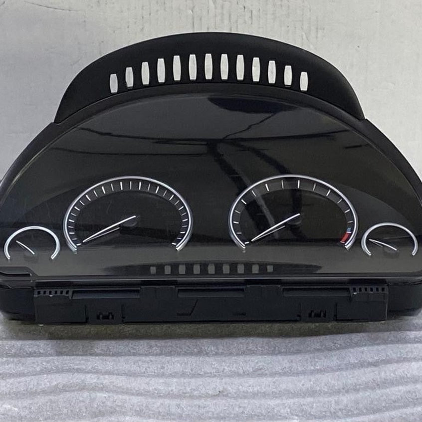 OEM BMW F01 F06 F07 F10 F12 INSTRUMENT CLUSTER SPEEDOMETER BOSCH 9214720