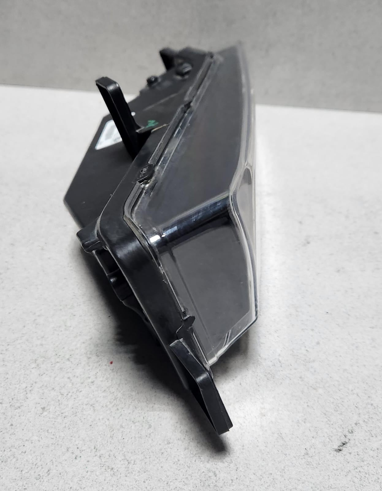 2019-2021 BMW X3 Front Right Fog Light 9492772 X3 G01 OEM