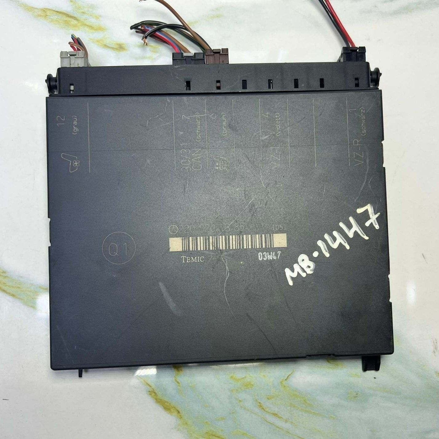 1998-2005 Mercedes-Benz S600 Rear Seat Control Module A2208201385 W220 S-Class