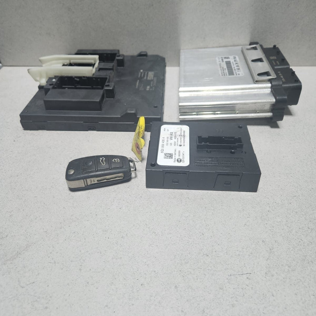 2010-2012 Volkswagen Golf Engine Control Unit 04E907309G ECU SET Golf 1.4 TSI 