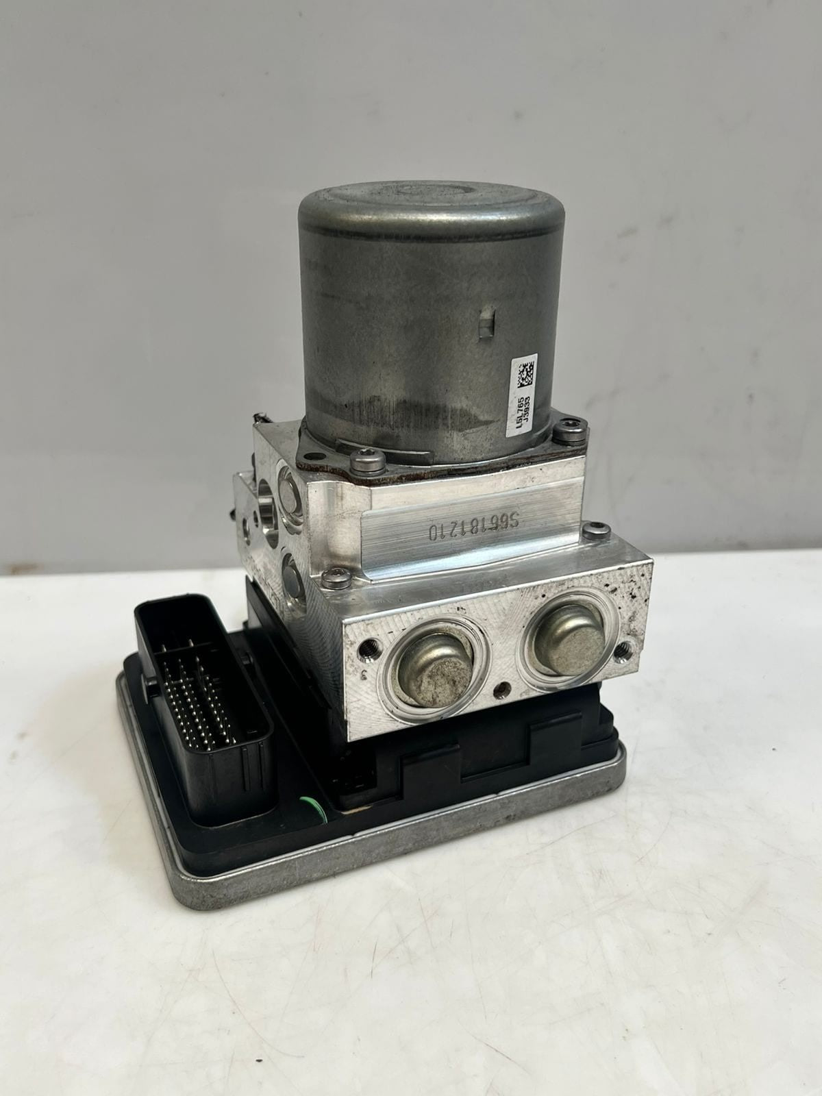 BMW G11 G12 740e ABS Anti-Lock Brake Pump Assembly 6886392 OEM