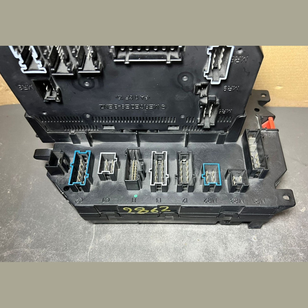 Mercedes W221 S-Class Front Fuse Relay Box SAM Control A221 5403150  A2215402862