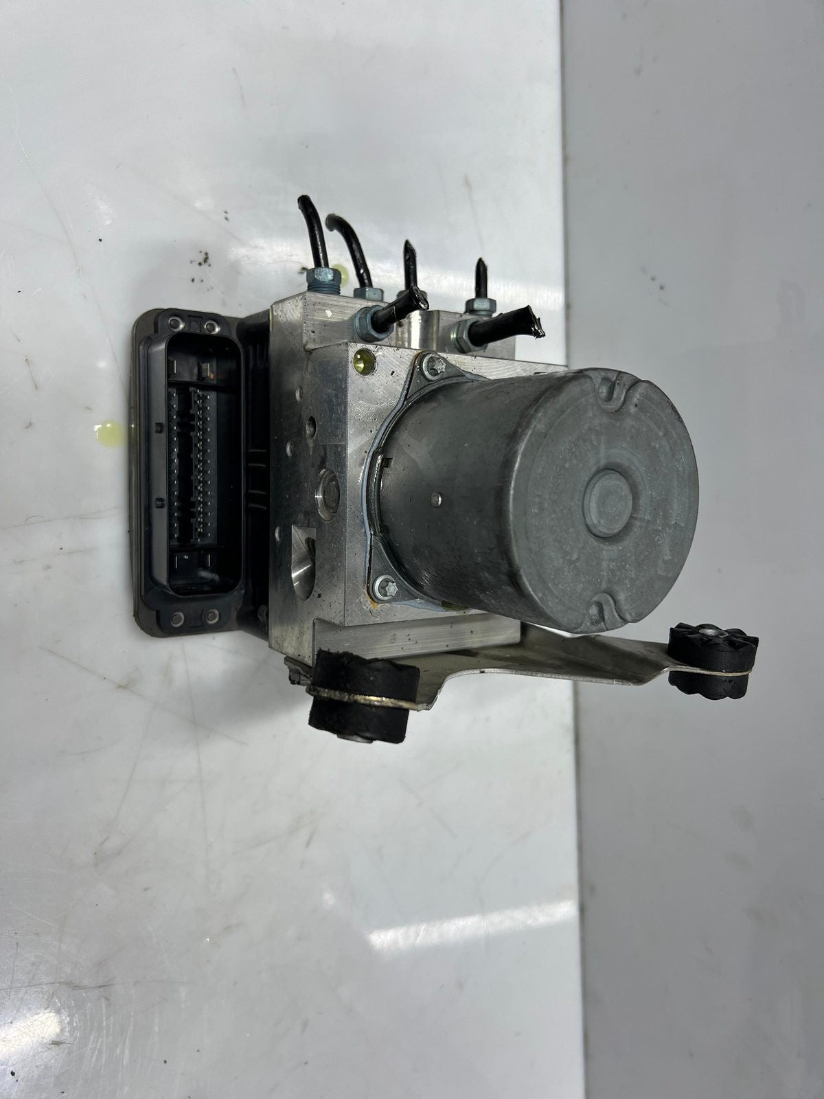 BMW 5 Series F10 F11 F13 Abs Pump Modulator 6799515