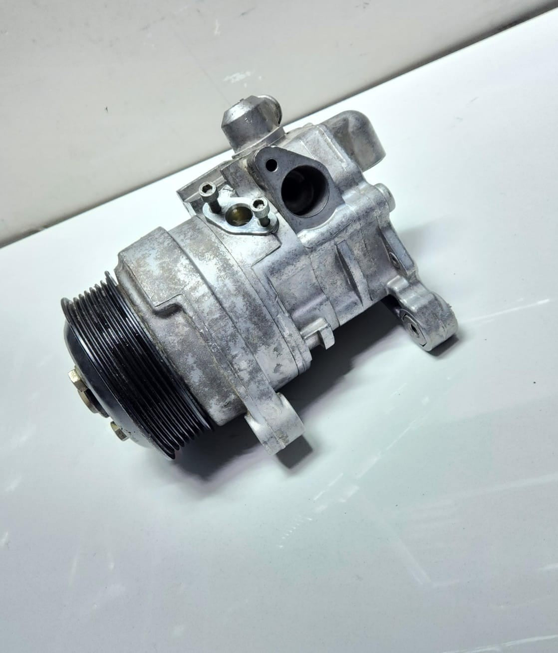 2014-2018 BMW X6 Power Steering Pump 6856684 X5M F85 and X6M F86 OEM