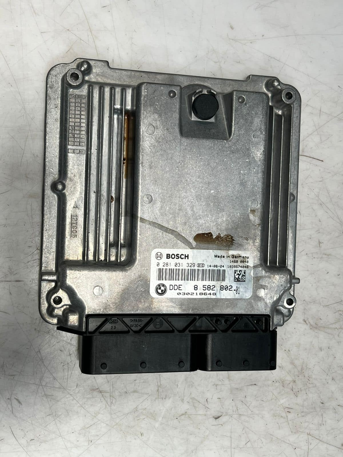 BMW F10 F30 F31 330d 530d Diesel N57N Engine Control Unit ECU DDE 8582802 OEM