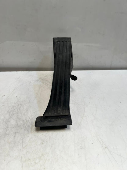 2000-2006 BMW E39, E46, and E53 X5 Accelerator Pedal 6762480 OEM