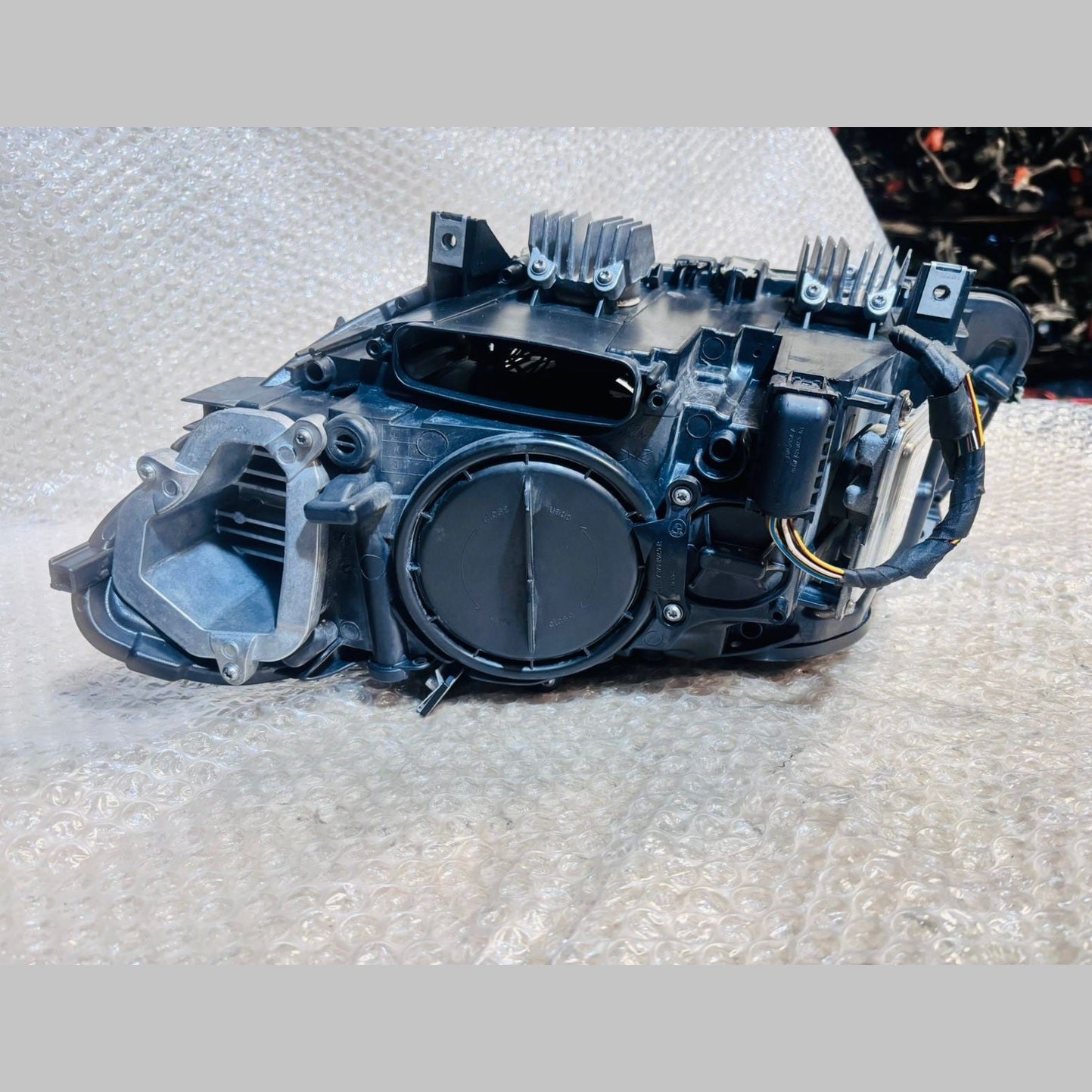 BMW F10 F11 M5 2009-2013 ADAPTIVE XENON HEADLIGHT RIGHT SIDE GENUINE RHD