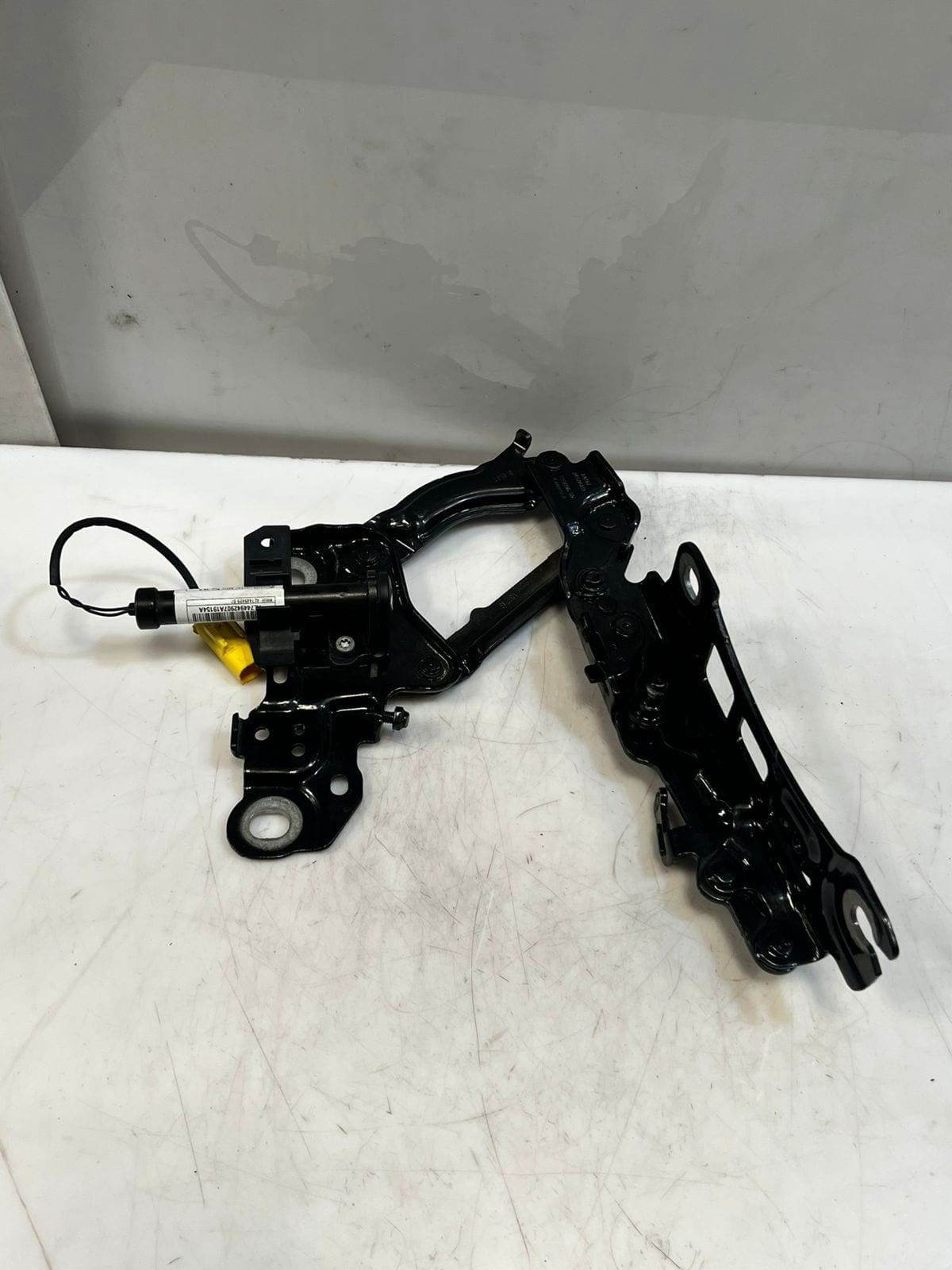 2021-2023 BMW 3 Series G20 G21 M3 M340i 330i BONNET Hood Hinge ACTUATOR 7450589