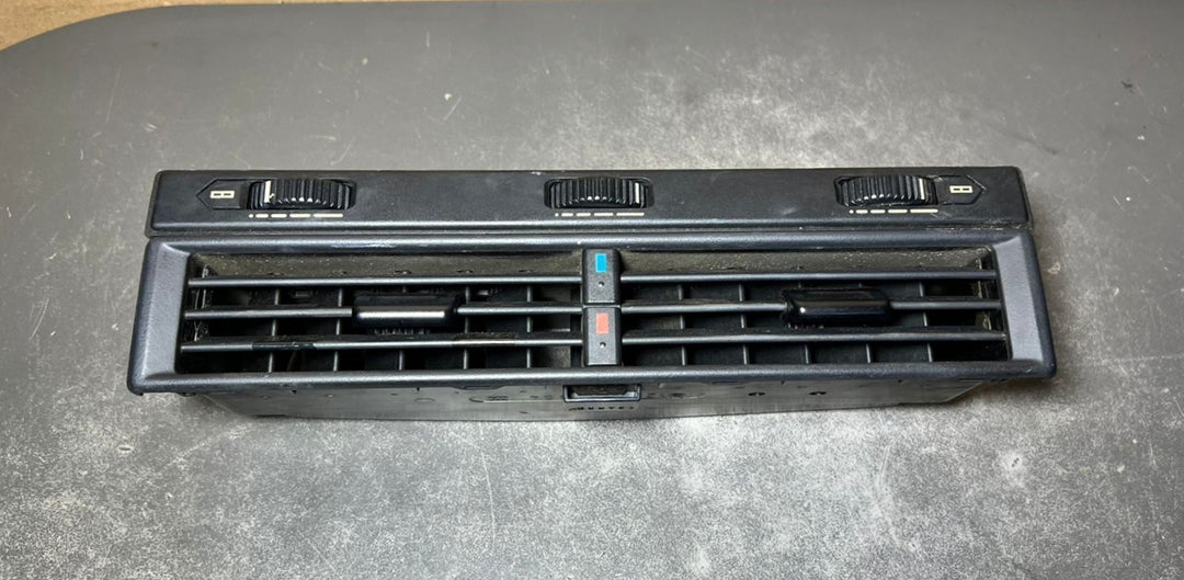 88-98 Mercedes R129 SL Front Center Dashboard  Heater A/C Air Vent A129 8300354