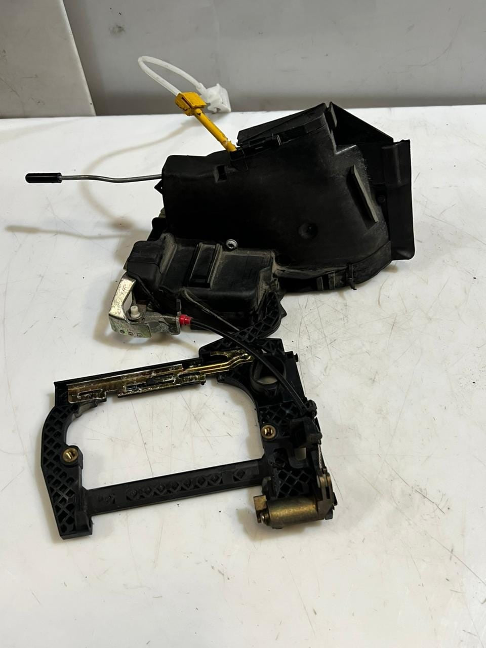 BMW 5 Series E39 Front Door Lock Mechanism Front Left 8235125 OEM