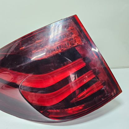 OEM BMW 5 GT F07 Fender right Tail Light 7199642