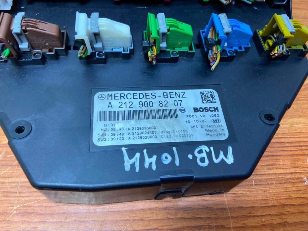 Mercedes-Benz X204 GLK Fuse Box Sam Relay Control Module Front A2129008207 W212