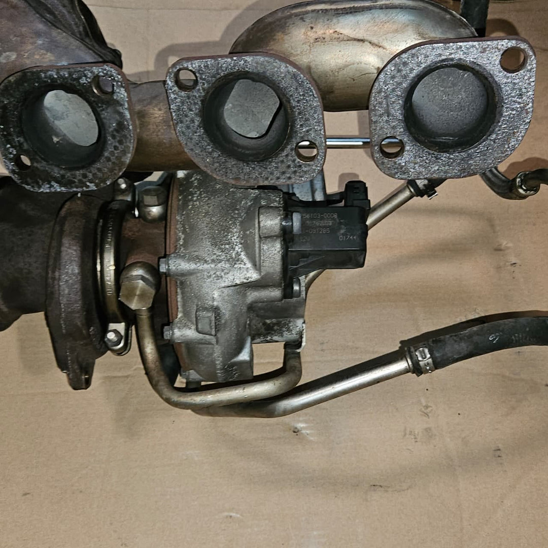 4583062-2010-2014 BMW 7-Series F01 F02 N74B60 Engines Turbo 