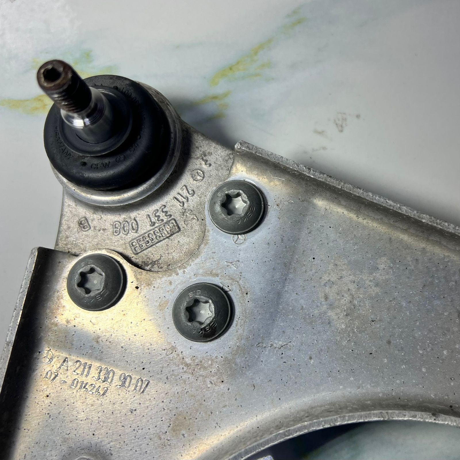 03-09 Mercedes W211 E-Class E320 Front Right Passenger Side Upper Control Arm