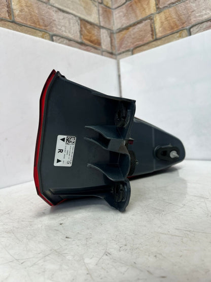 BMW 5 Series G30 ECE RIGHT SIDE OUTER BACK Tail Light 7376464 63217376464 OEM