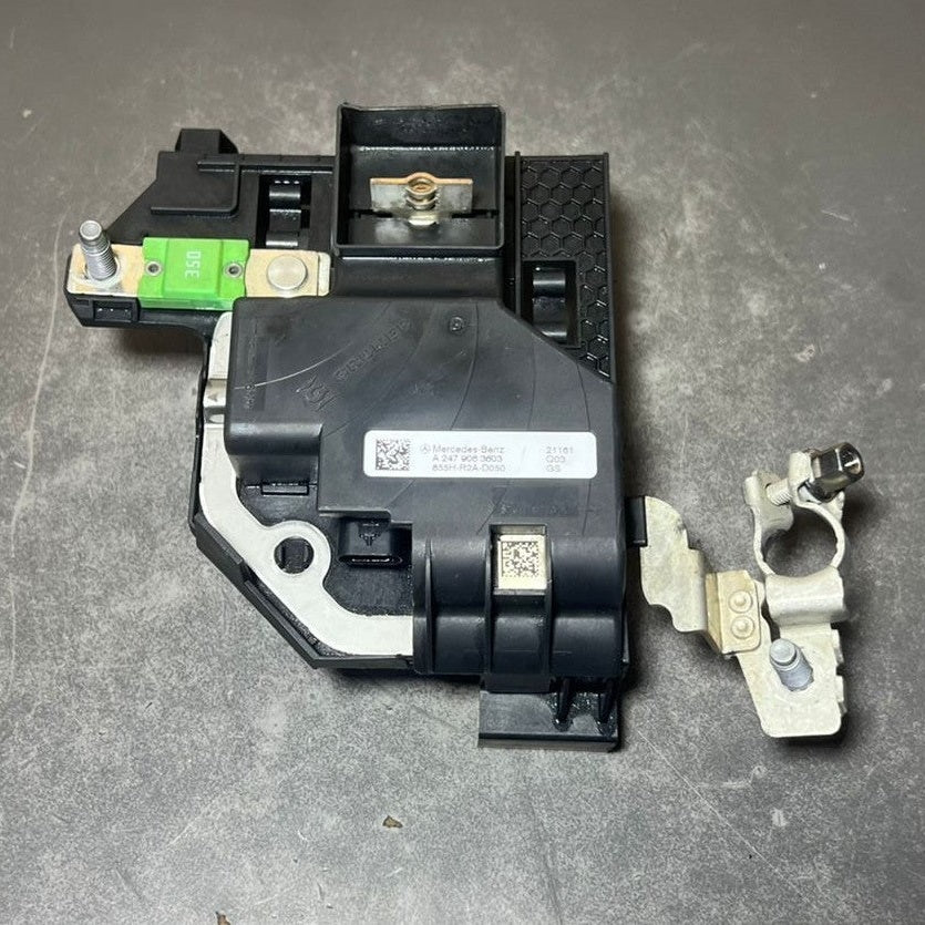 18-22 Mercedes-Benz W247 W118 CLA Battery Fuse Box Current Limiter A247 90636603