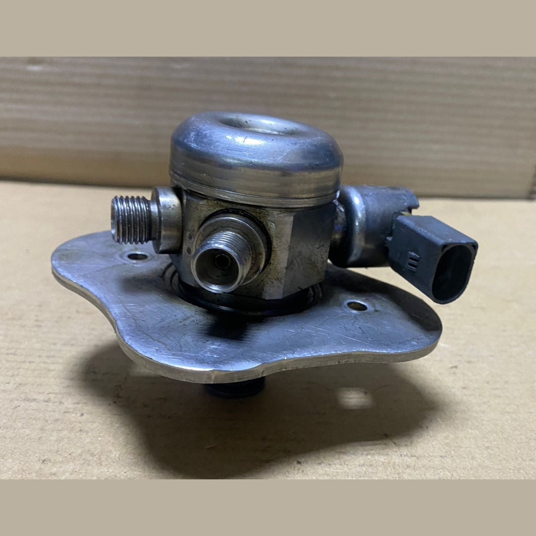 BMW High Pressure Fuel Pump 7562473 BMW 1 Series, 3 Series, and 5 Series models 