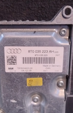Load image into Gallery viewer, AUDI OEM  A4 A5 S5 Q5 B8 RADIO AMPLIFIER BOOSTER 8T0035223
