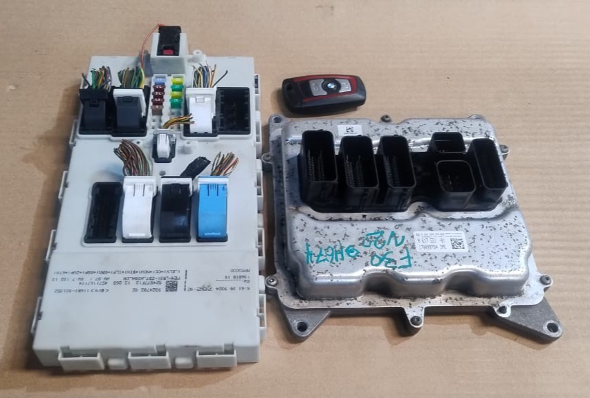 BMW OEM N20 F20 F21 F30 F31 F32 F10 ECU ENGINE CONTROL UNIT KIT  +KEY- 8617551