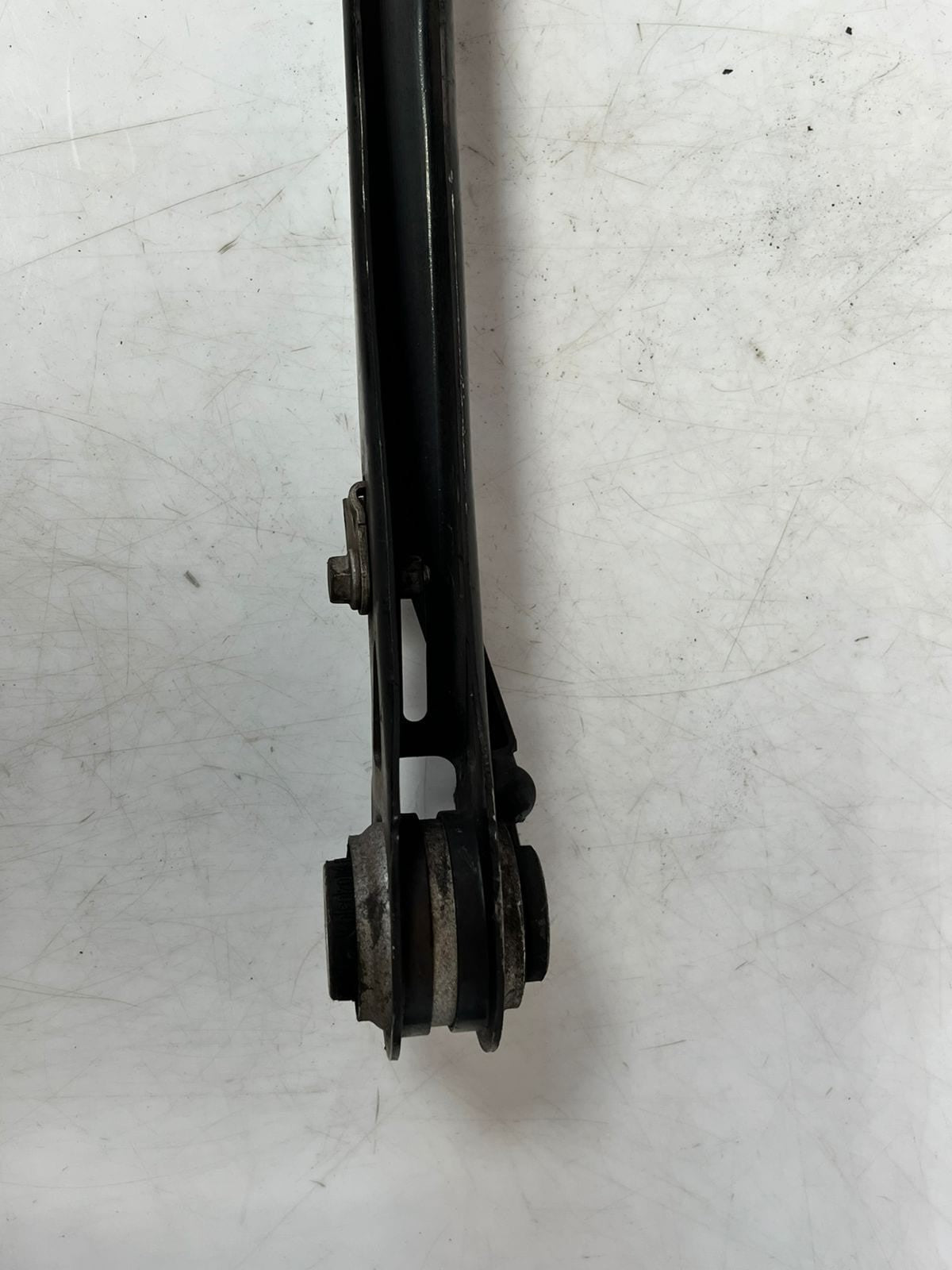 2016-2025 BMW 5' M5 G12 G30 F90 Trailing Arm With Rubber Mount 6861114 OEM