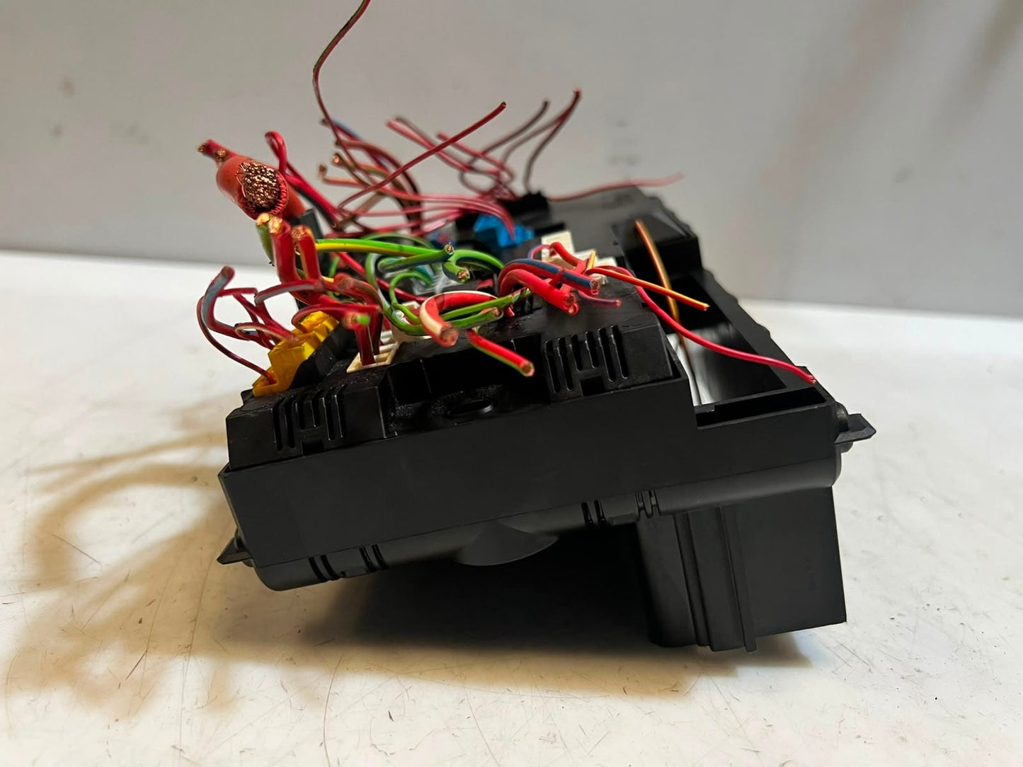 2012-2015 BMW F10 F12 F13 5 6 Series 650i Power Distribution Fuse Box 9252815