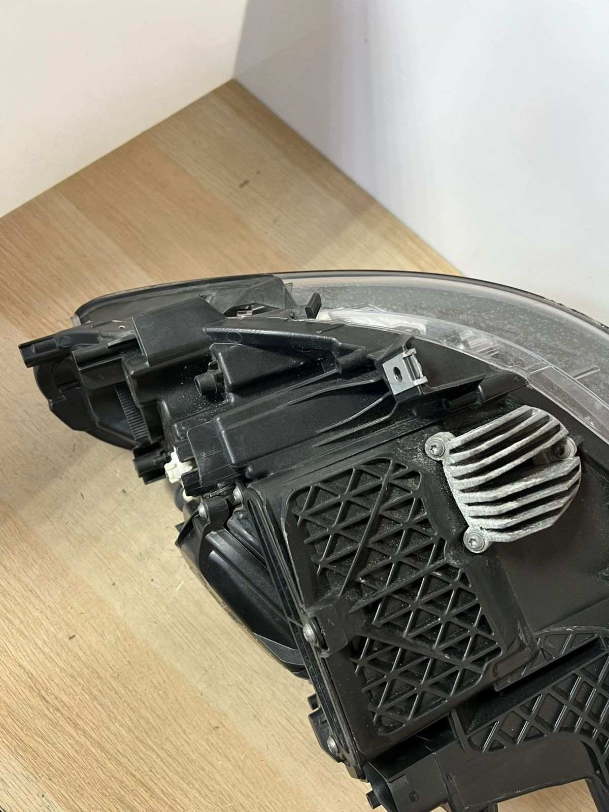 BMW Series 5 F10 F11 Front Right LCI ADAPTIVE XENON Headlight A8 7378516 01 RHD