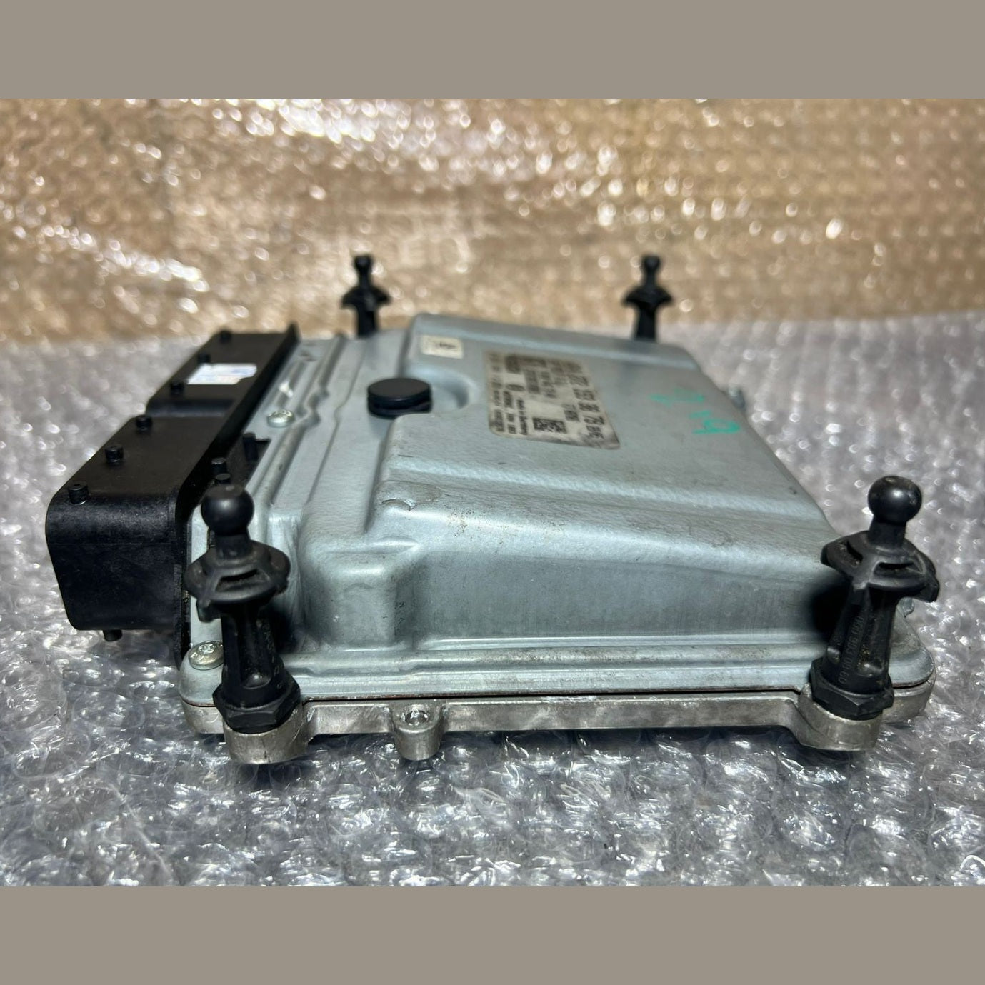 06-10 Mercedes-Benz W219 CLS Engine Control Module Unit ECM ECU A272 1533879 OEM