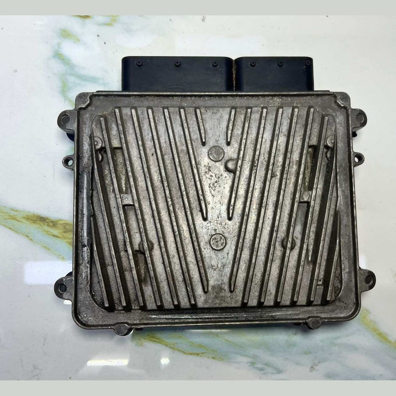 2010-2011 Mercedes-Benz ML350 Engine Control Module A2729002200 W164 ML350