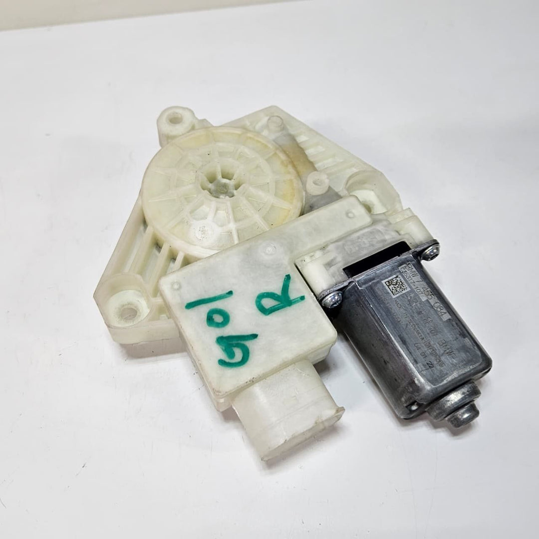 2017-20 BMW G11 X3 G31 G01 530i Rear Right Window Regulator Motor 7455084