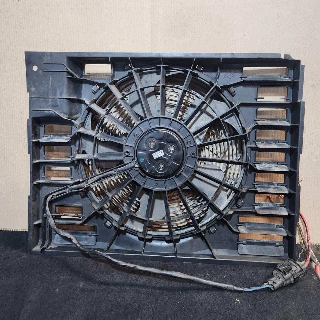 2002-2005 BMW 745i Radiator Cooling Fan Motor 6921925 745i 745Li 750i  E65 E66 