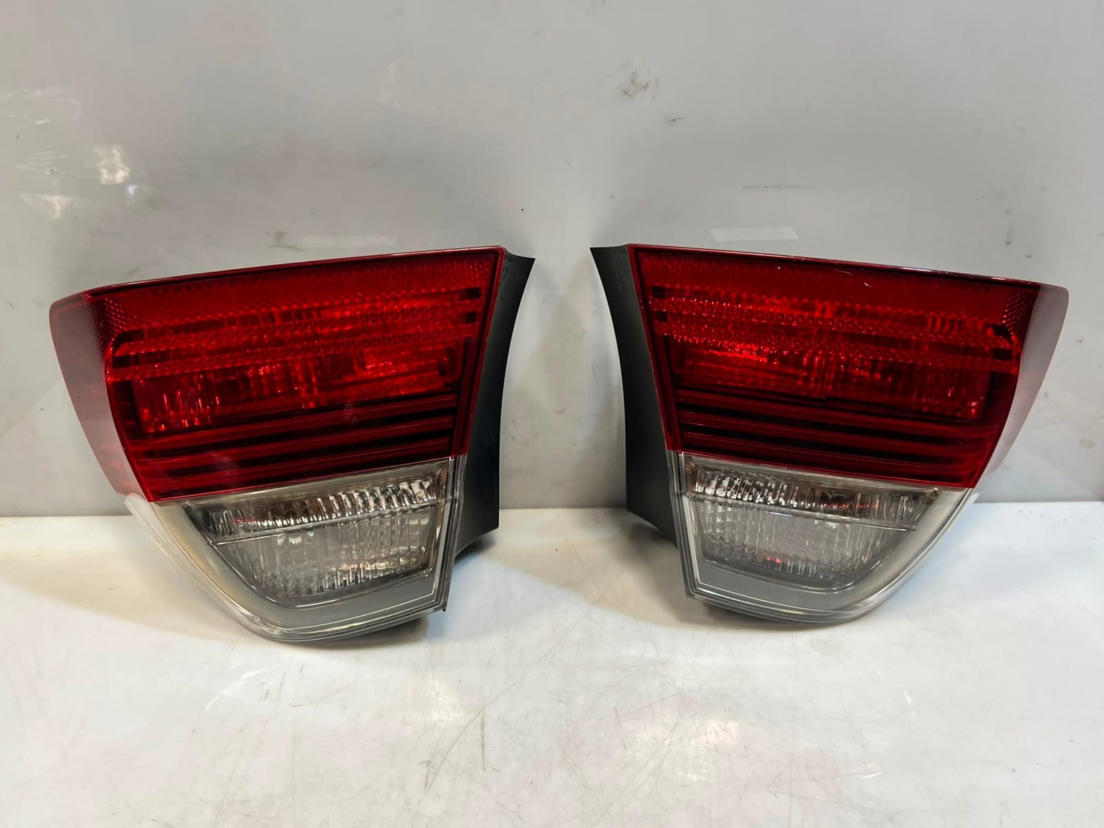 BMW  3 Series E90 TYC TAIL Light Rear Left RIGHT BACKLIGHT 0406879 0406880 OEM