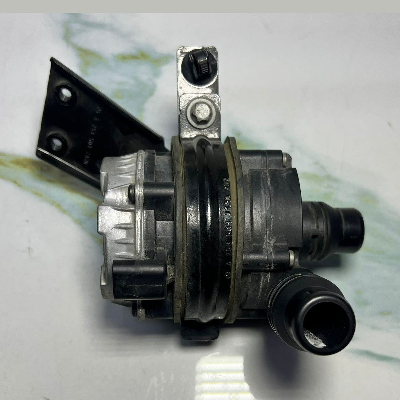 Mercedes-Benz C300 W205 W222 GLC Engine Auxiliary Water Pump Bosch A000 5002686