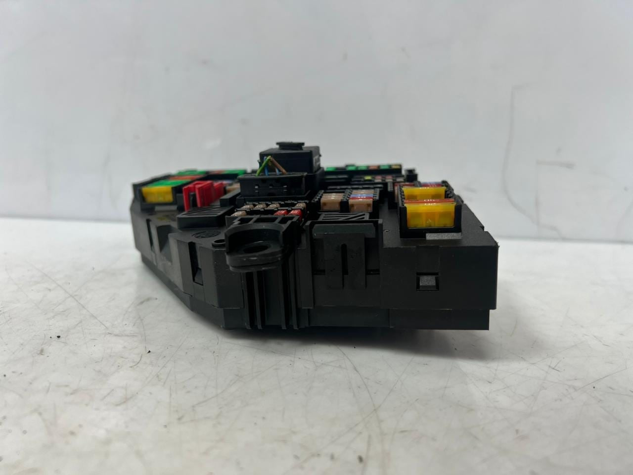 2010-16 BMW F10 F11 F18 F13 F01 F02 F03 528i Rear Junction Fuse Box 9264923 OEM
