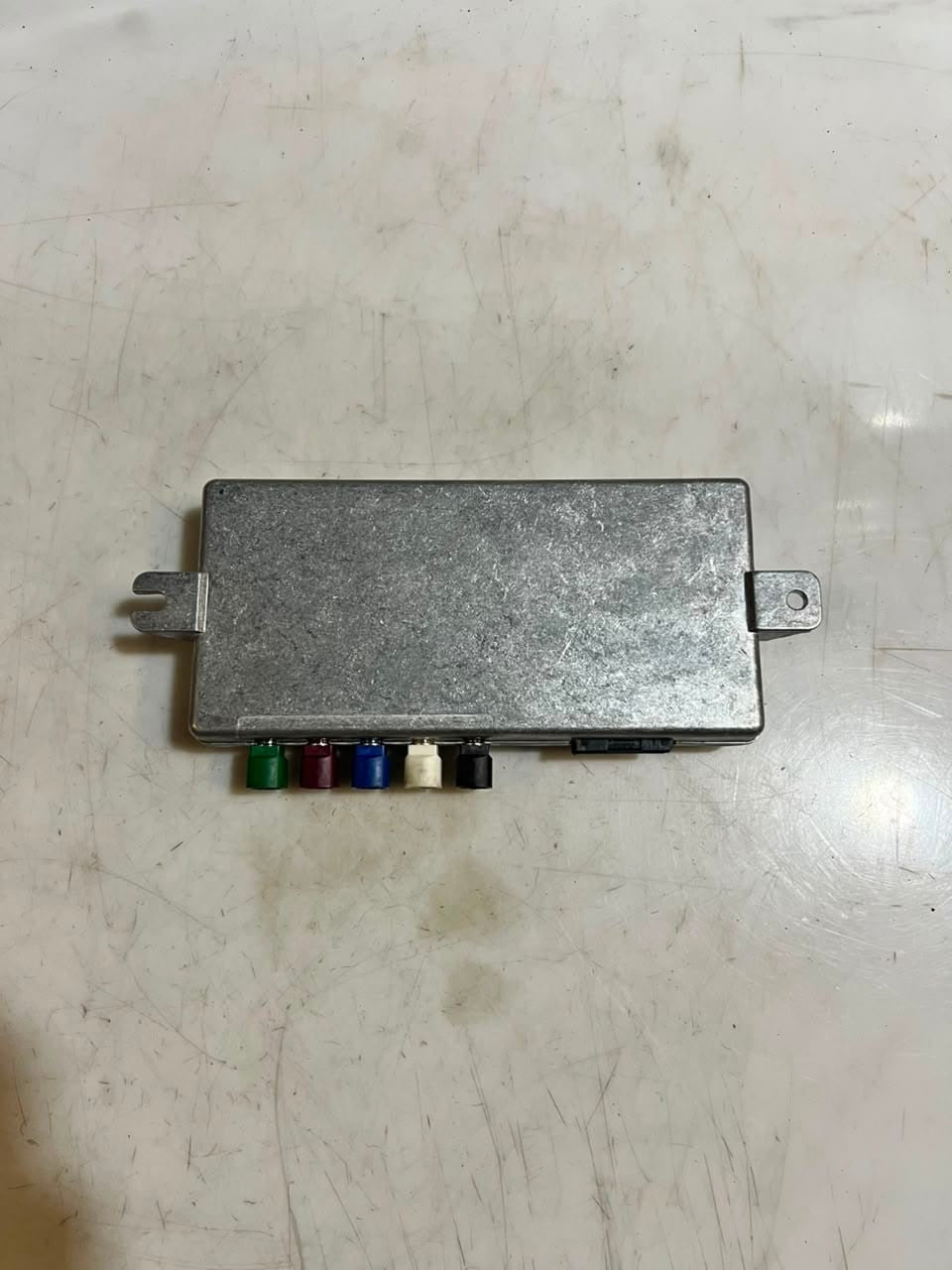 BMW 640i 6' 4' F06 F32 F30 Control Unit Top Rear Side View Module 9393952