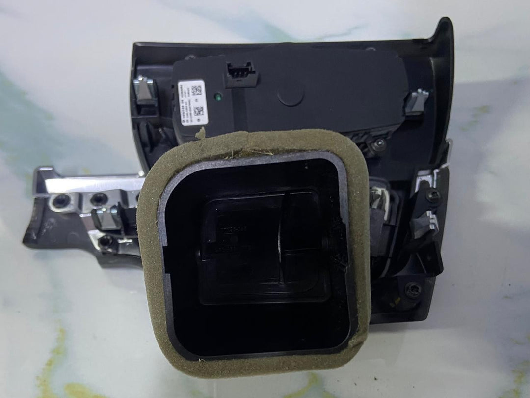 OEM BMW F13 F12 F06 Dashboard Heater Blower A/C Air Vent Right 9192744 9197487