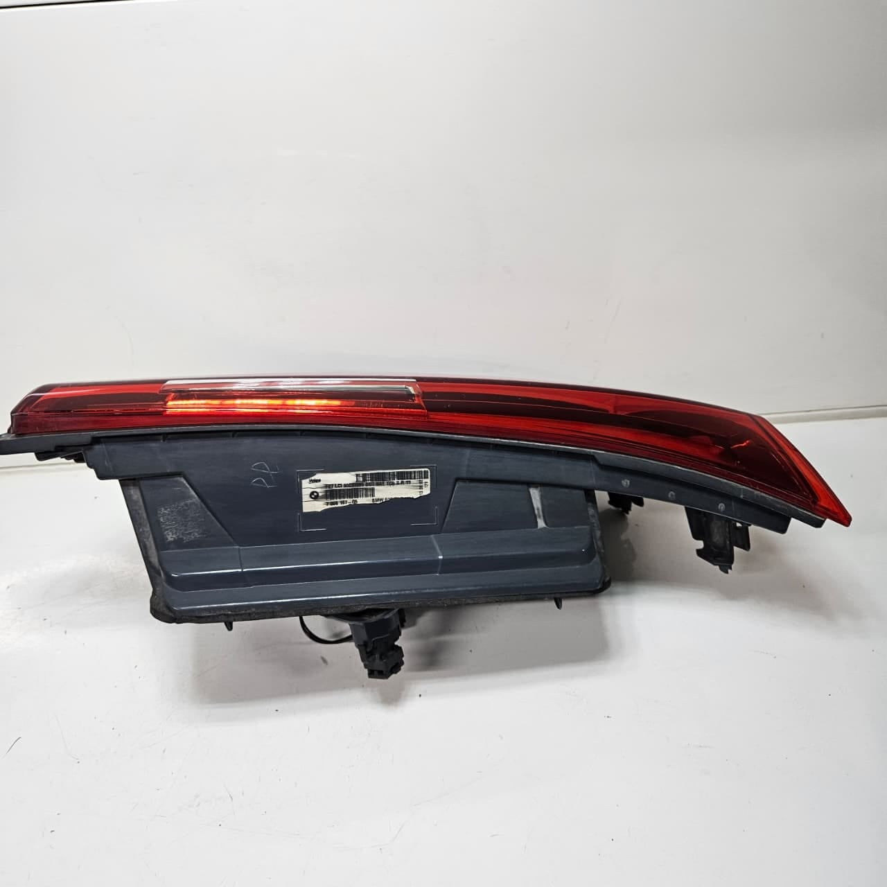 7306167-2014-2017 BMW5 Series F07 550i GT xDrive Rear Light in Trunk Lid Left 