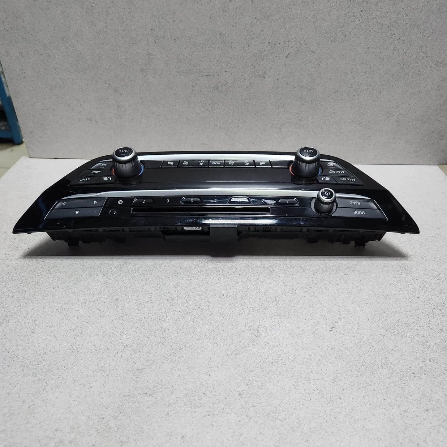 2018 BMW 540d xDrive Climate Control Switch Panel 6999402 530i 540i G30