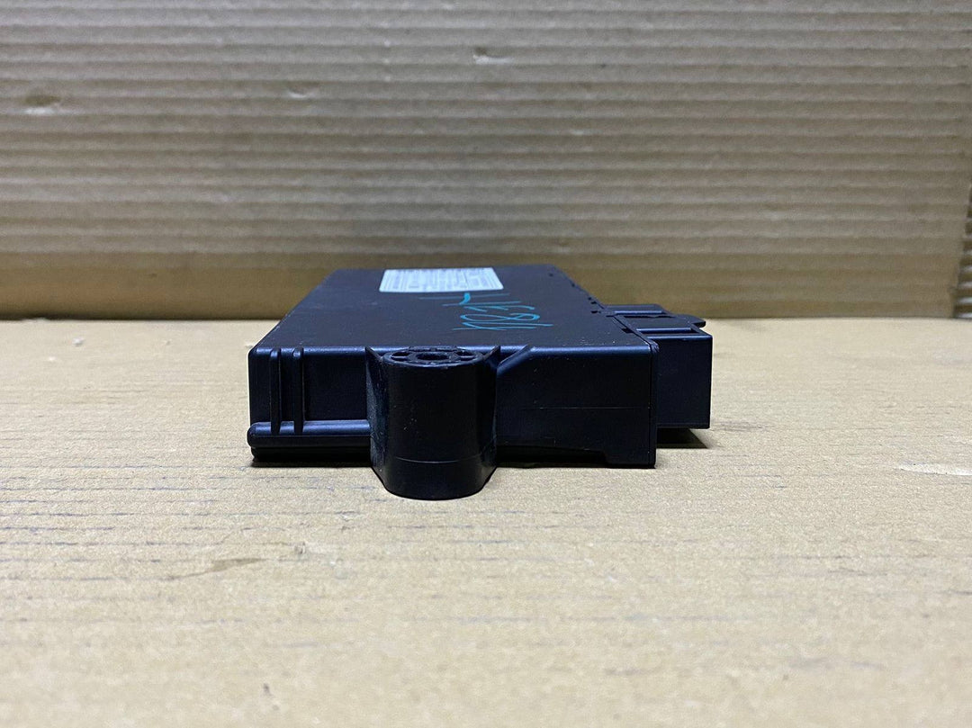 2007-2013 BMW X5 Ignition Switch Keyless Control Module 6943833