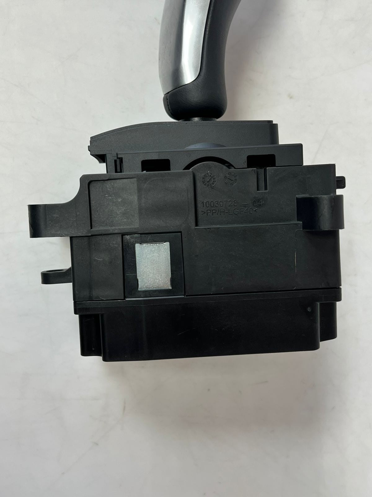 BMW 5 Series F10 F11 and 7 Series F01 Gear Selector Shift Lever 9218102 OEM