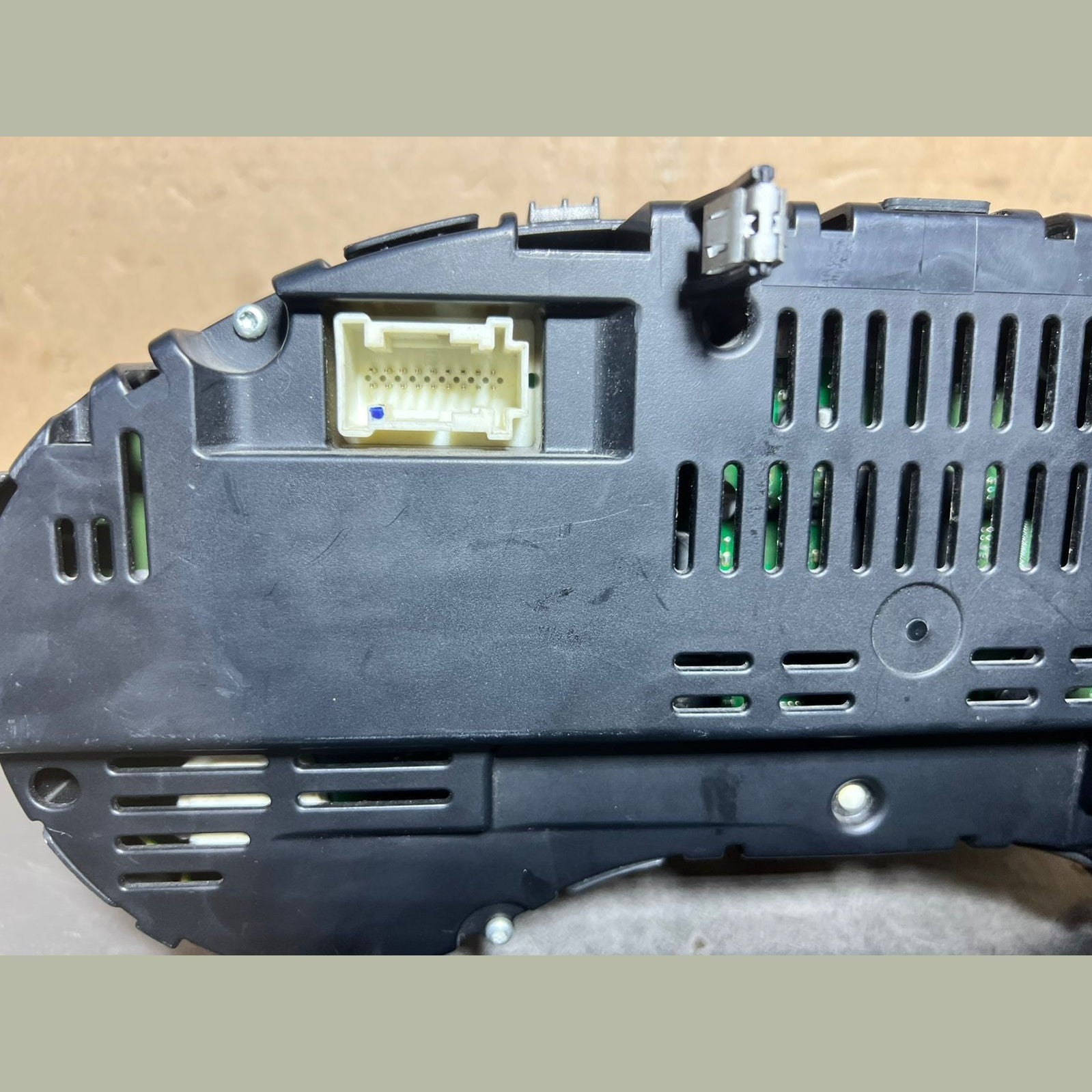 14-17 Mercedes-Benz W117 CLA 250 Instrument Cluster Speedometer A117 9007301 OEM