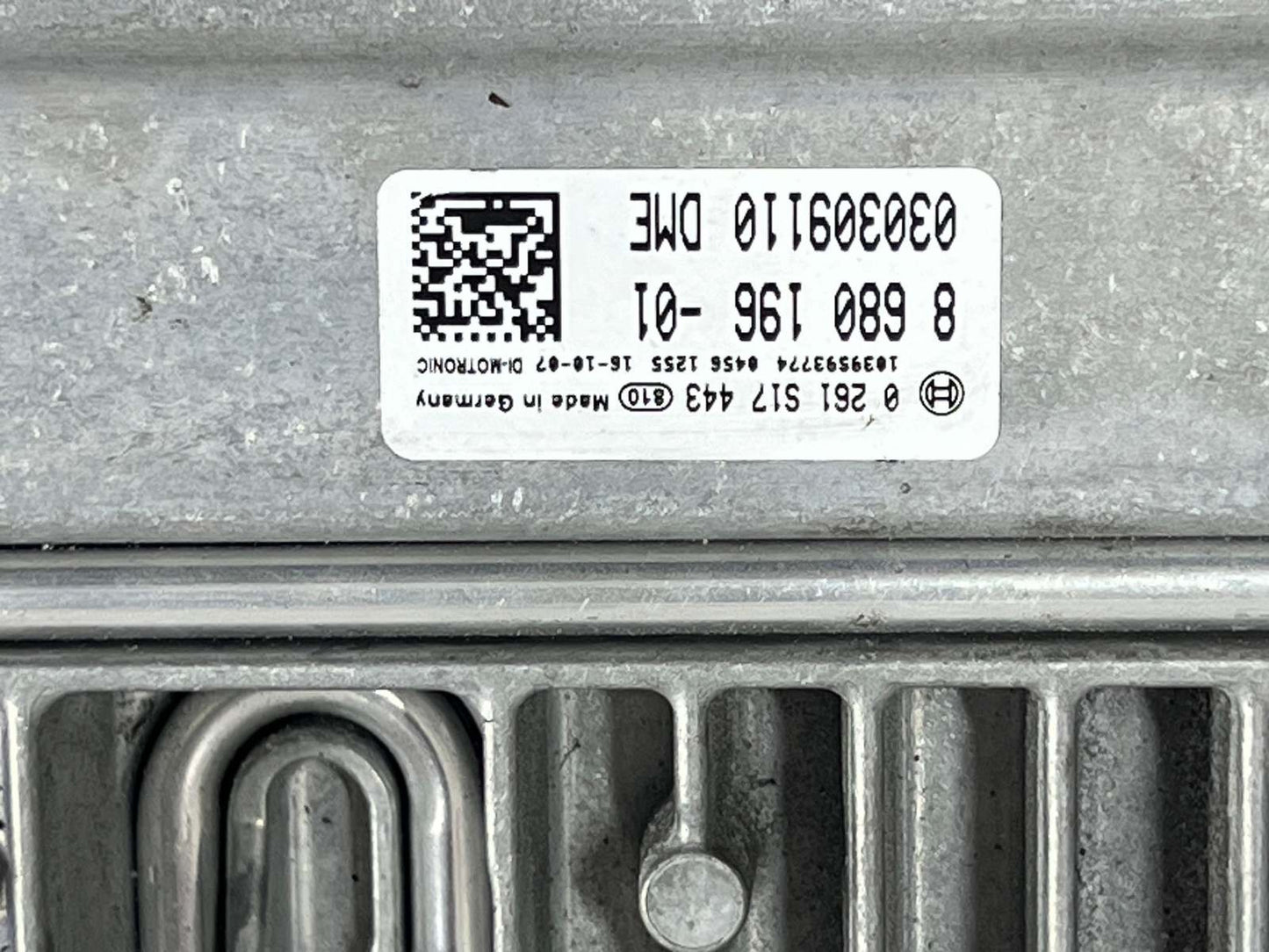 2016-2018 BMW 7 Series G11 G12 750li Engine Control Unit 8680196