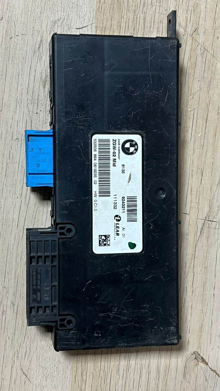 2011-2013 BMW 528i Gateway Control Unit 9243211 F10 F11 OEM