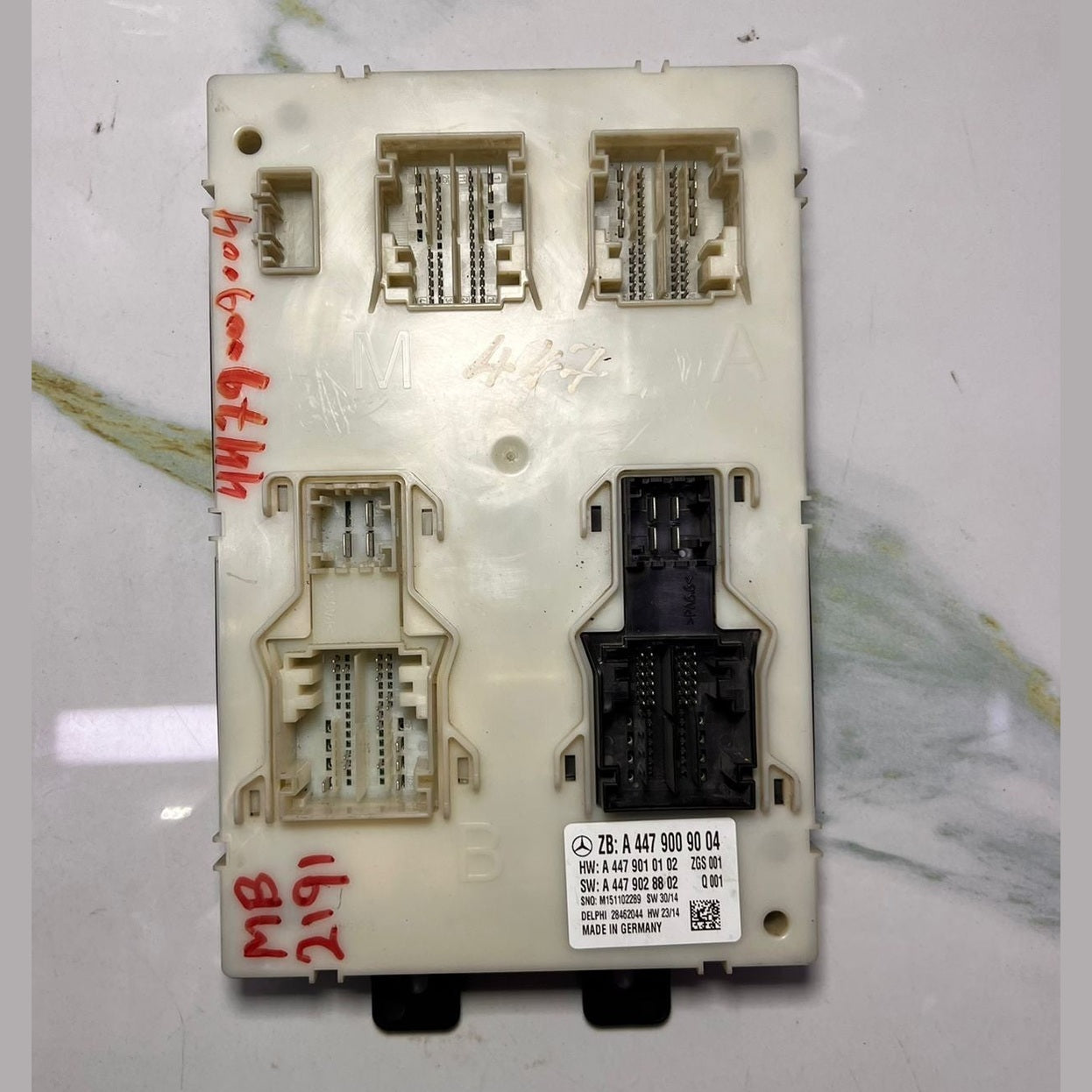 Mercedes-Benz W447 Vito Display Control Module Unit A 447 9009004