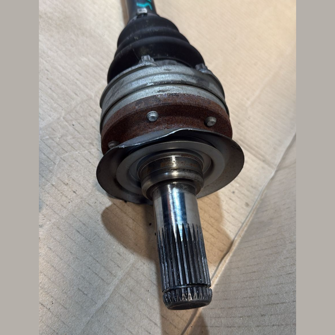 BMW AXEL OUTPUT SHAFT  E84 X1 N20 2013 RP LEFT SIDE LK=86MM/D=38MM 3320-7591597