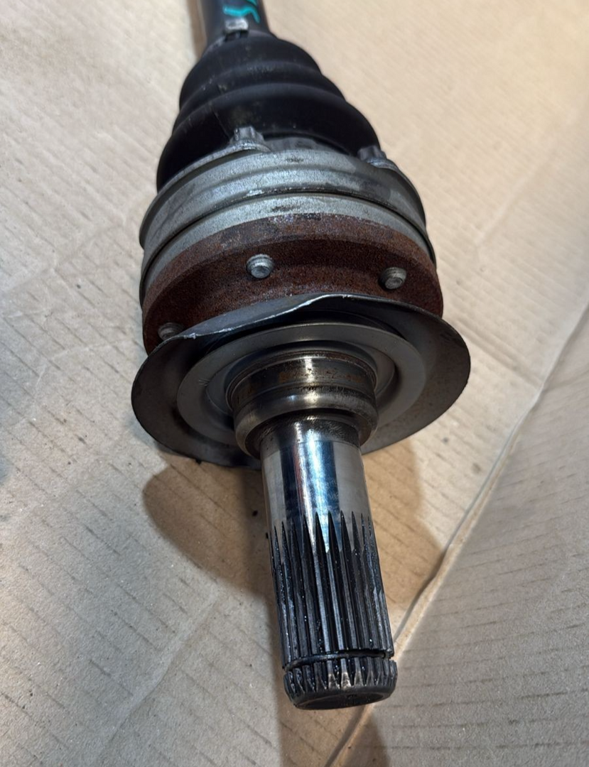 BMW AXEL OUTPUT SHAFT  E84 X1 N20 2013 RP LEFT SIDE LK=86MM/D=38MM 3320-7591597