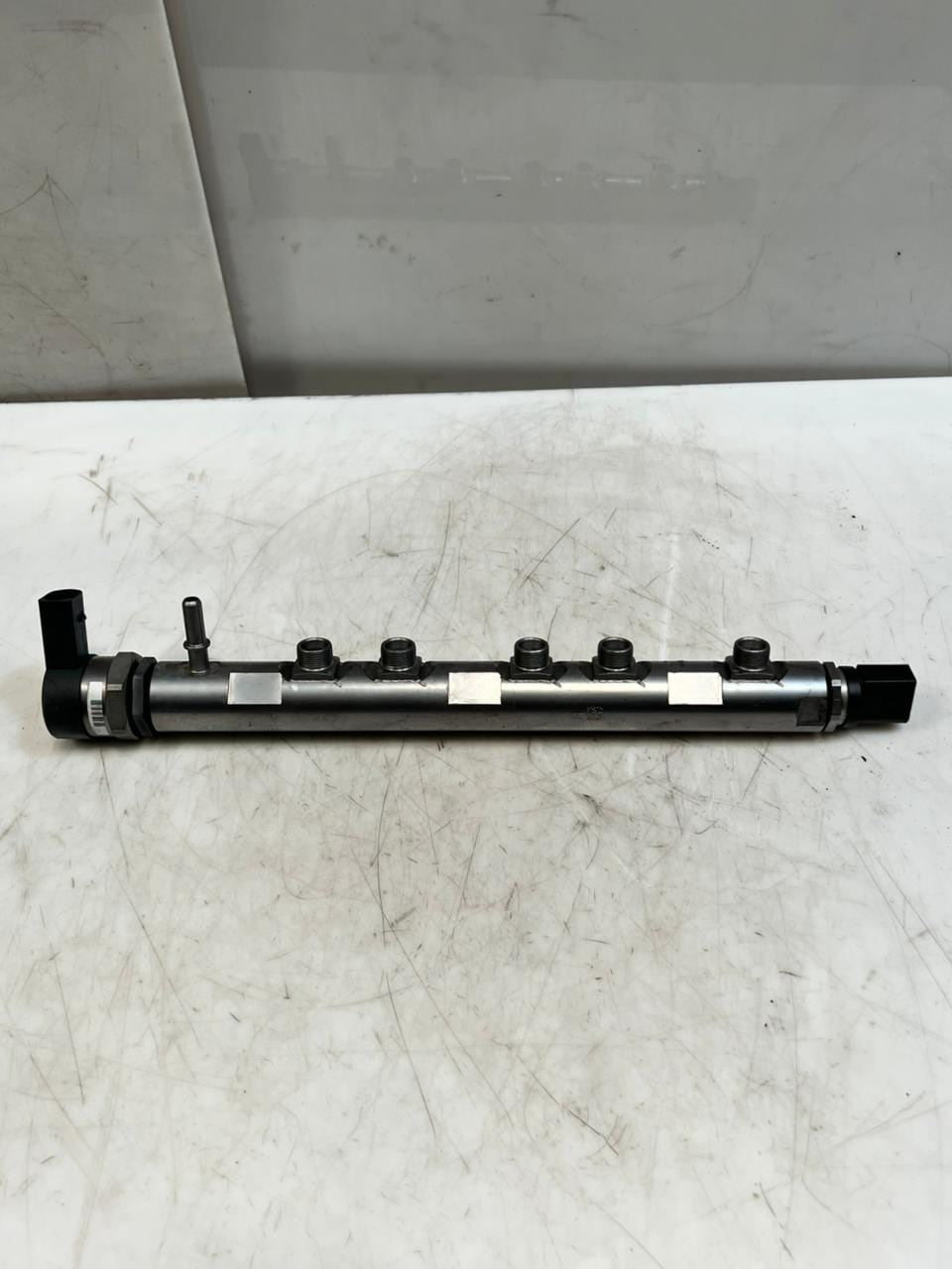 2016 Mini Cooper Fuel Injection Rail 8514166 1 Series F20 F21 with N47 diesel 
