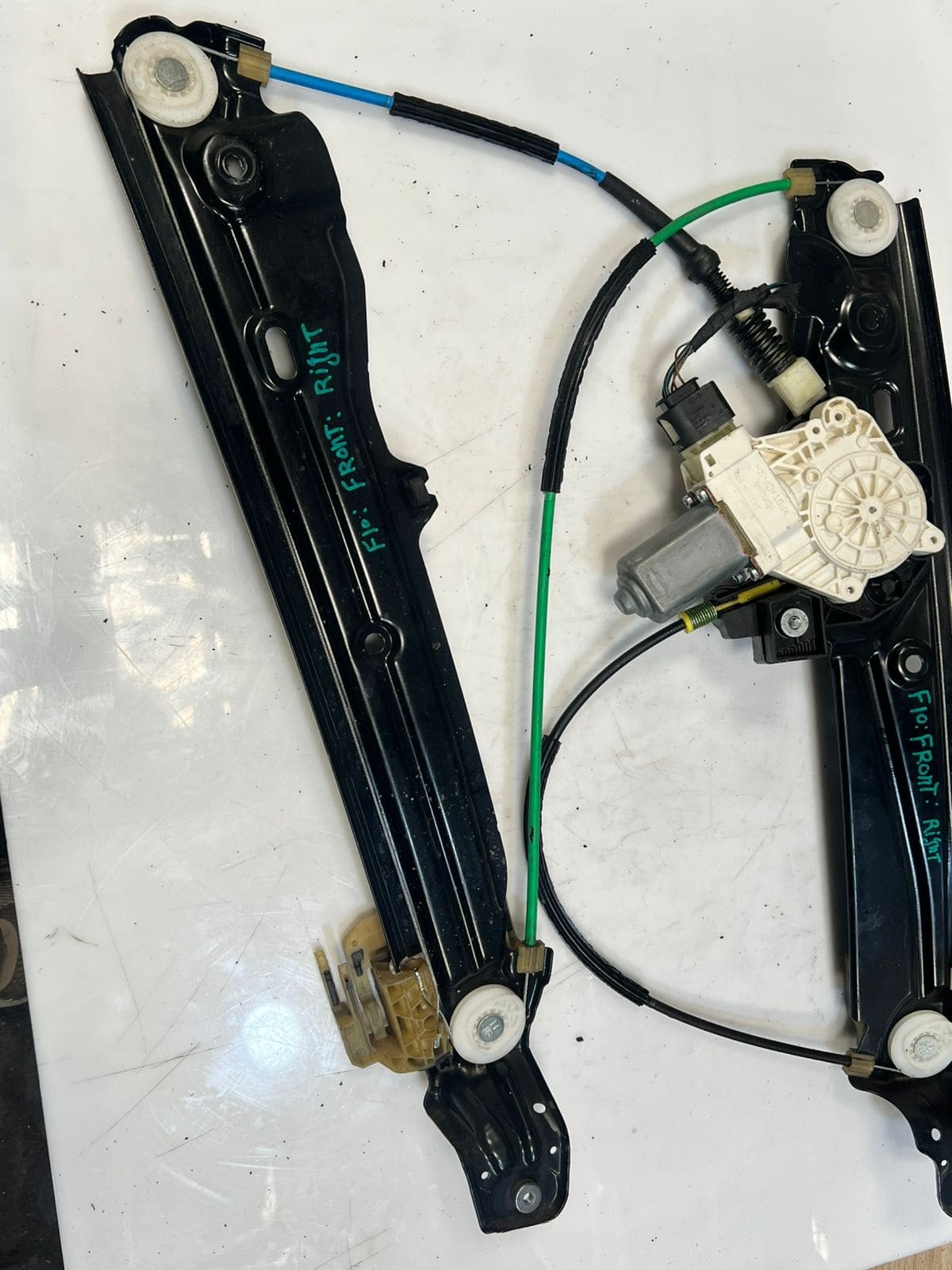 2014 BMW M5 F10 Front RIGHT Door Window Regulator With Motor 7182112 OEM
