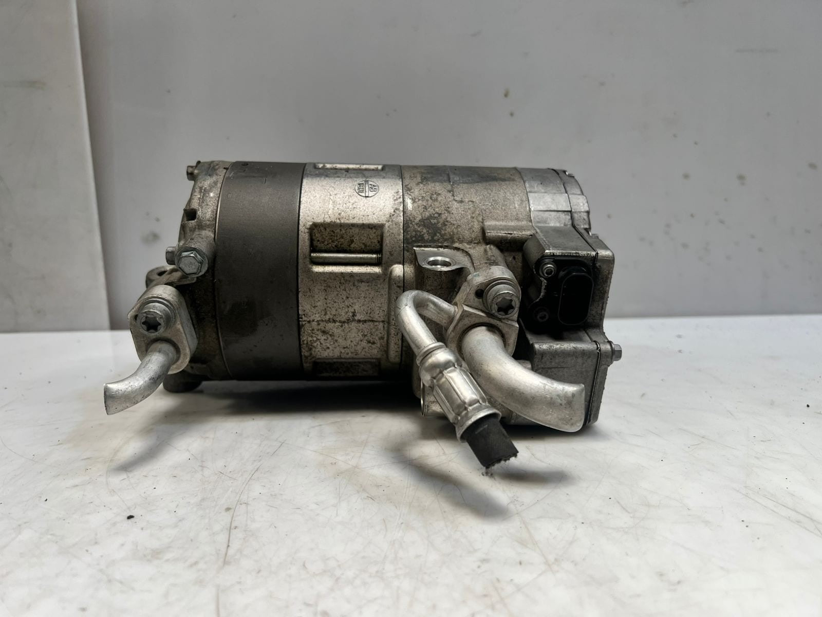 BMW X5 F15 330e 530e xDrive 740e Electric AC Compressor PUMP 9364867 OEM
