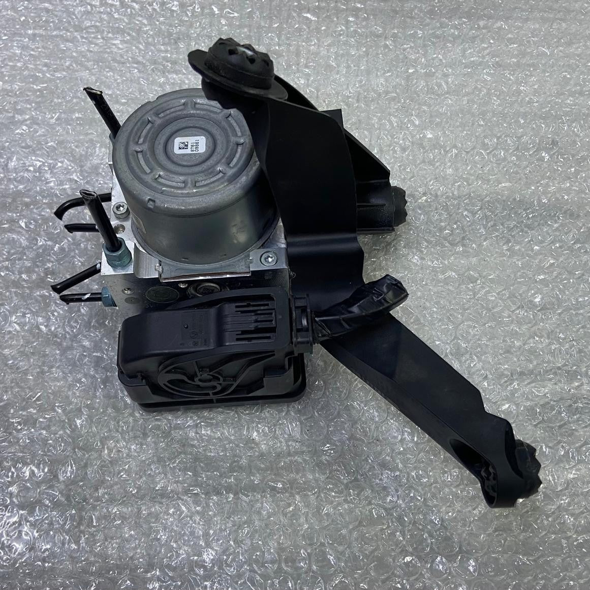 OEM BMW i3 0.6 Hybrid 125Kw ABS Pump Assembley 6883348 6883347